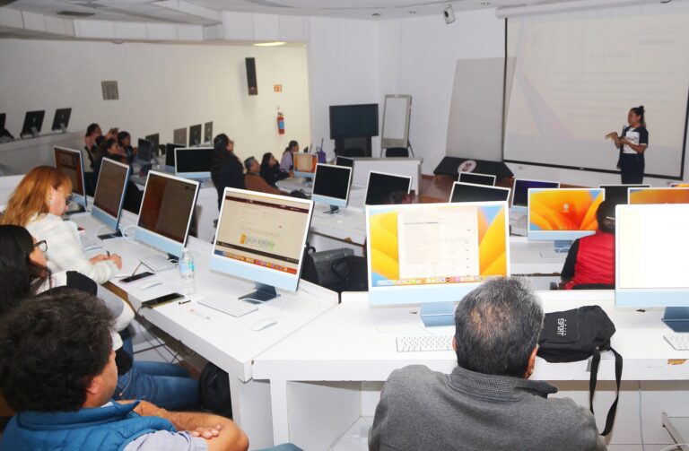 Fortalece UATx procesos de servicio social y prácticas profesionales