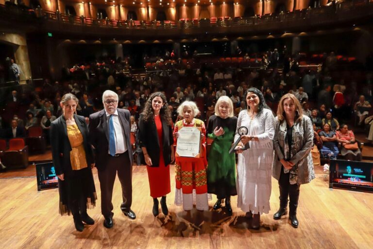 Elena Poniatowska recibió Premio Internacional Carlos Fuentes 2023