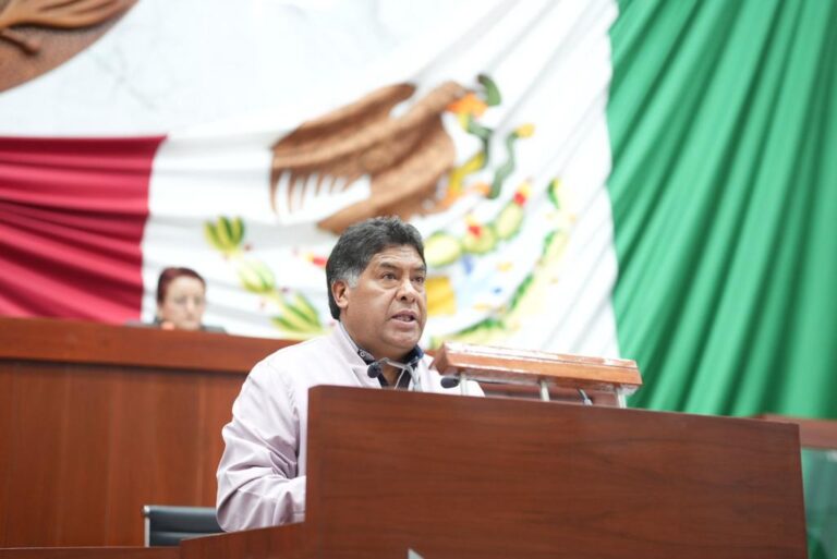 Autoriza LXIV Legislatura a Comité de Administración desincorporación de bienes muebles 