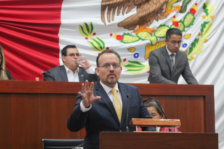 La Propaganda del 2do Informe es la Mejor Muestra de que el Gobierno no ha Avanzado Nada: Cambrón Soria