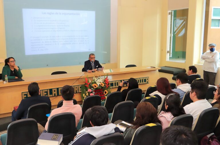 Habló Rector de la UATx sobre reglas de la argumentación jurídica