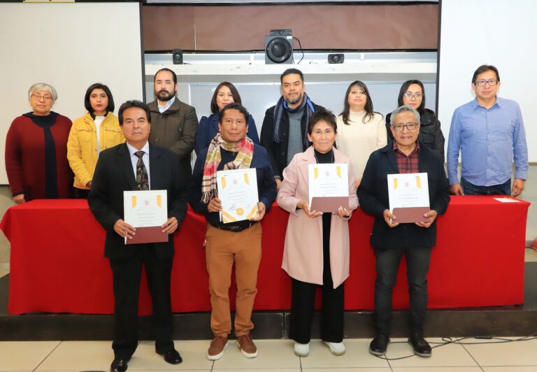 Reconoce Desarrollo Humano de la UATx antigüedad de trabajadores