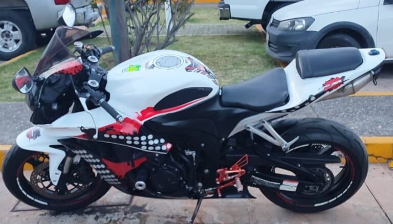 A Disposición de PGJE Motocicleta con Reporte De Robo en el Motor en la Ciudad de México