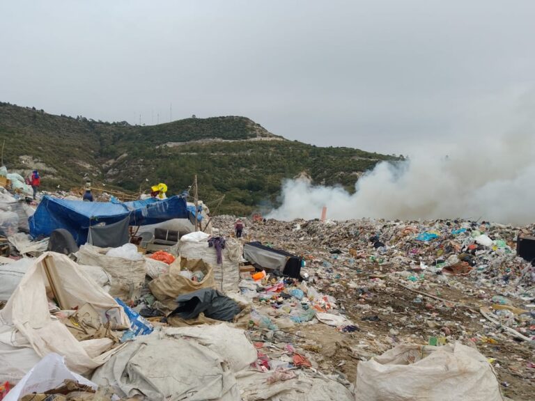 Atiende Gobierno del Estado Incendio en Relleno Sanitario de Panotla