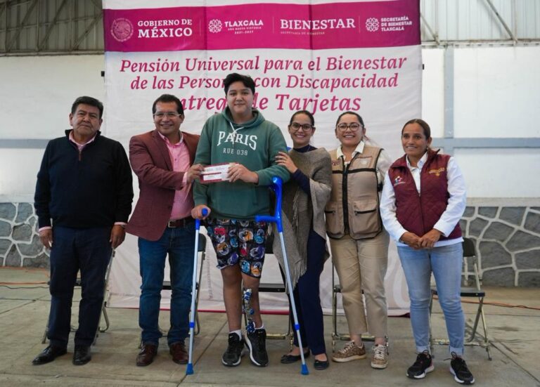 Inicia entrega de 2 mil 597 tarjetas bancarias a personas con discapacidad permanente