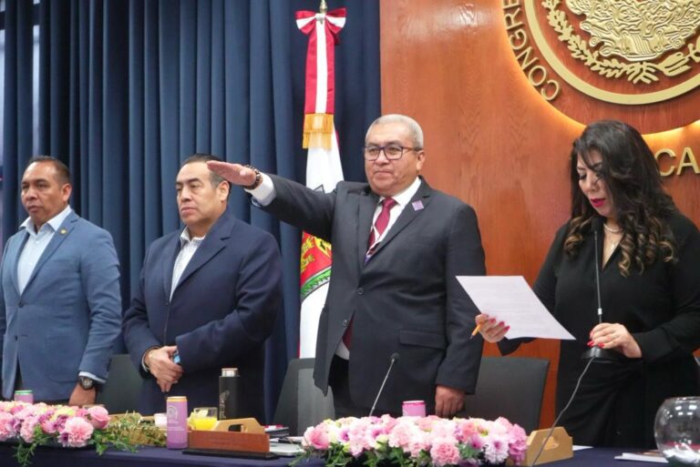 En un ambiente de respeto compareció el Secretario de Educación Pública ante el Congreso local
