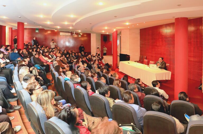 Actualiza UATx a sus académicos ante los retos de la educación superior