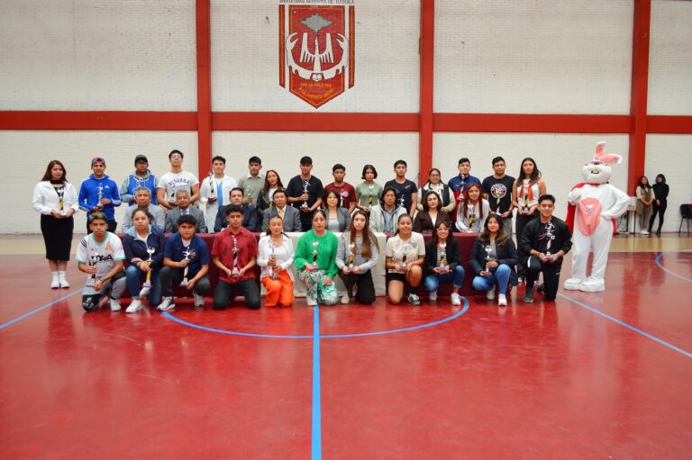 Premia UATx a ganadores de juegos interfacultades