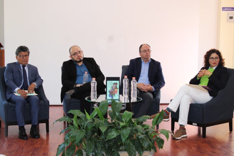 Presentaron en el Colegio de Tlaxcala el Libro “Por una Cancha Pareja”