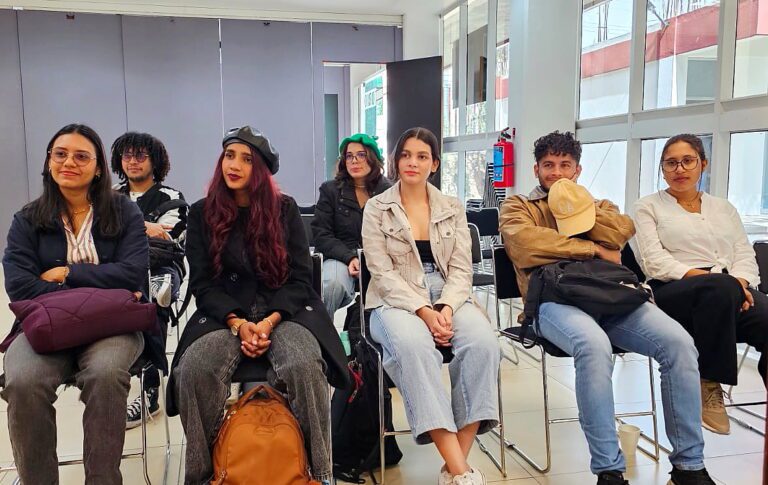 Realizan estudiantes de Colombia movilidad en Trabajo Social de la UATx