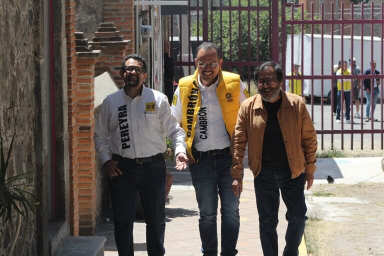 Se Registra Cambrón en el ITE; va por el Distrito 03 de Zacatelco