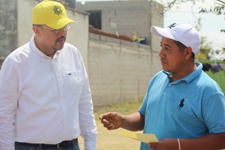 Recorre Candidato Juan Manuel Cambron Calles de Contla