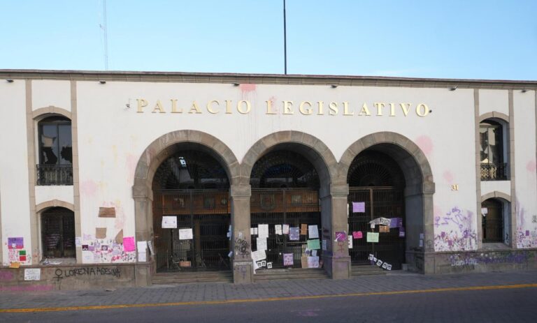 Se Registran Severos Daños al Congreso del Estado Durante la Marcha del 8M