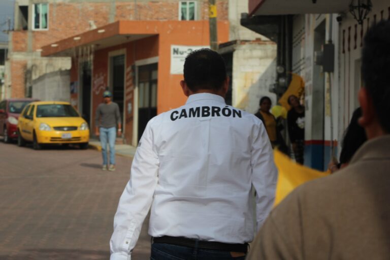 El candidato Juan Manuel Cambrón destaca la importancia de que los políticos sean responsables