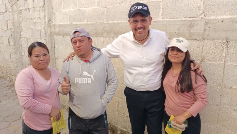El Candidato Cambrón Soria Escuchó Preocupaciones de Habitantes de Mazatecochco