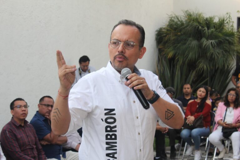 Juan Manuel Cambrón en su campaña por la diputación federal visitó Papalotla y Tenancingo