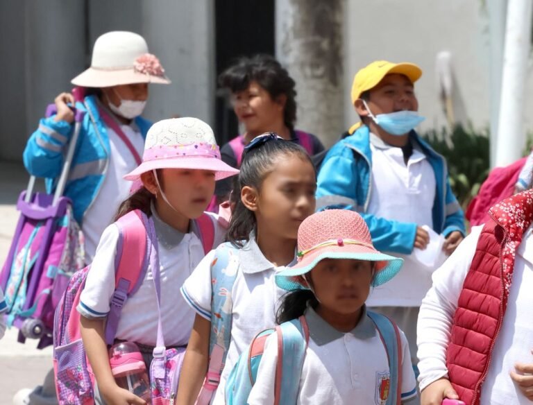 Emite Sector Salud Recomendaciones a la Población por Ola de Calor