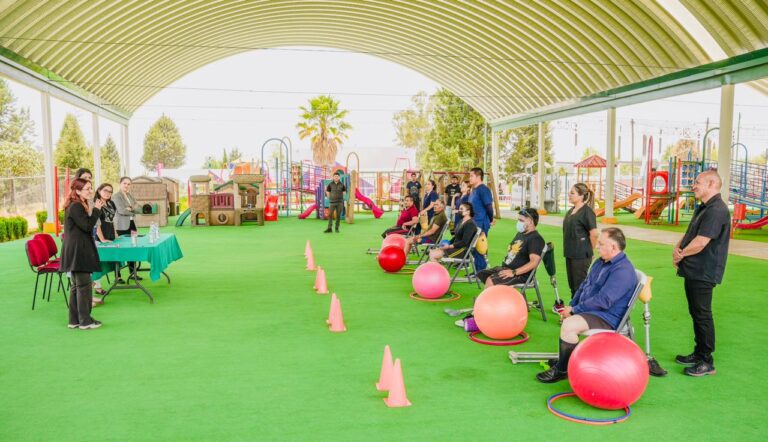 Atestigua Secretaría de Bienestar atención profesional y personalizada que reciben personas con discapacidad