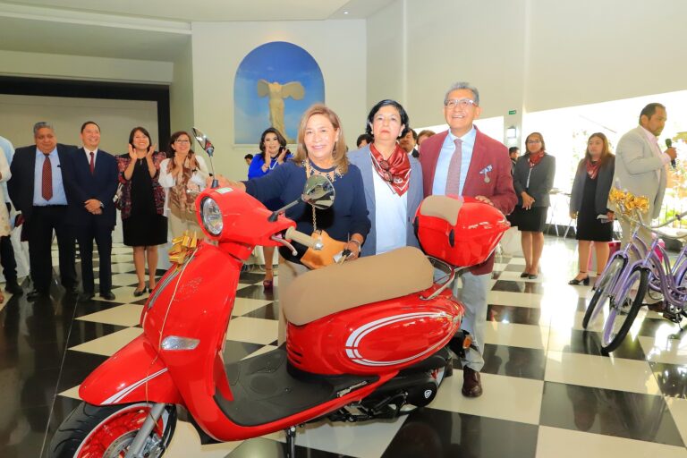 Festeja sindicato de la UATx el día de las madres