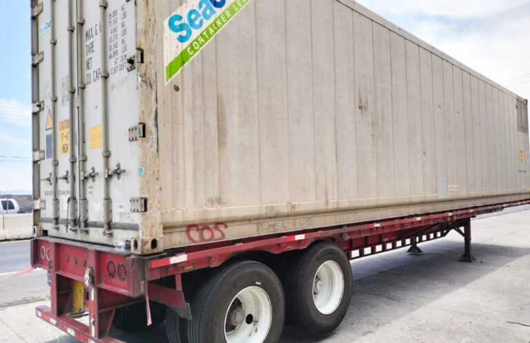 Asegura PGJE semirremolque que contaba con reporte de robo a transportista con violencia