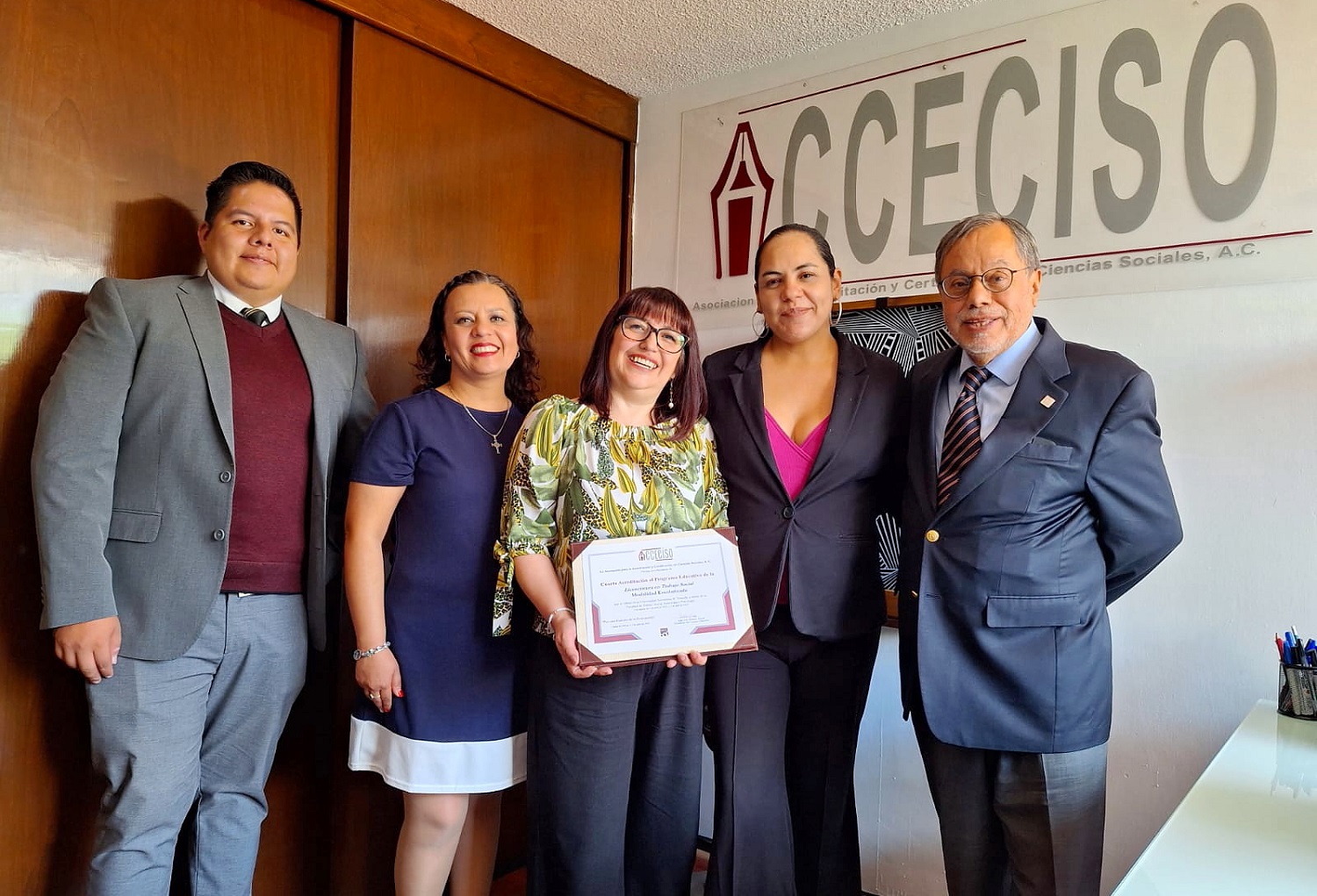 24 Reacreditan por cuarta ocasión Licenciatura en Trabajo Social de la UATx