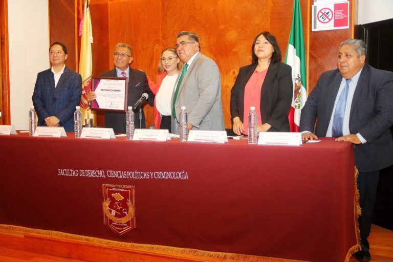 Certifican a Facultad de Derecho de la UATx como espacio libre de humo