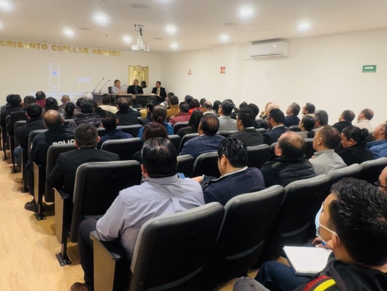 FGR imparte plática a presidentes municipales electos en Tlaxcala