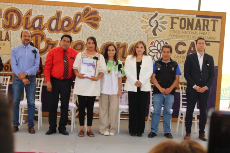 Premia CAT a Ganadores del 33 Concurso de Arte Popular Tlaxcala 2024, en el Marco del Día del Artesano