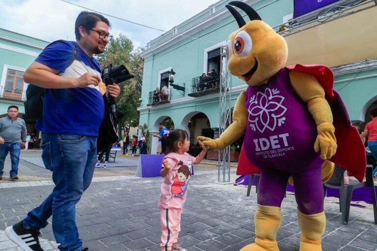 «Lucy» Ilumina con Magia y Color la Zona Fan Fest del Torneo Olímpico y Cada Partido