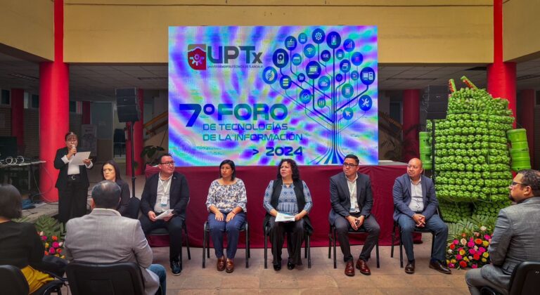 Celebra UPTX séptimo foro de las tecnologías de la información