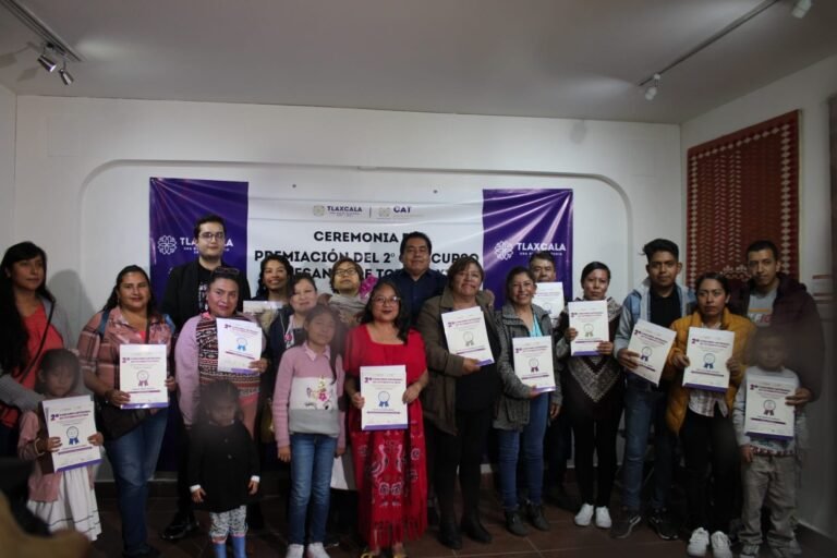 Premian a Ganadores del Segundo Concurso Artesanal de Totomoxtle 2024
