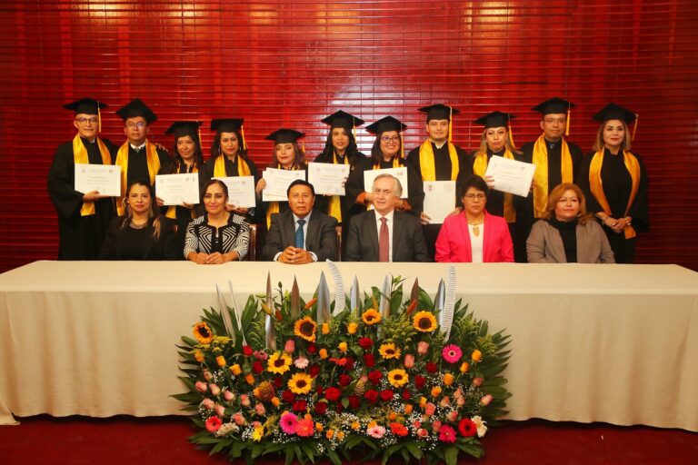 Culminaron estudios en la UATx especialistas en salud pública