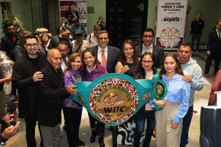 Inauguran Cuéllar Cisneros y Mauricio Sulaimán Exposición “Verde y Oro” en el Museo de la Memoria