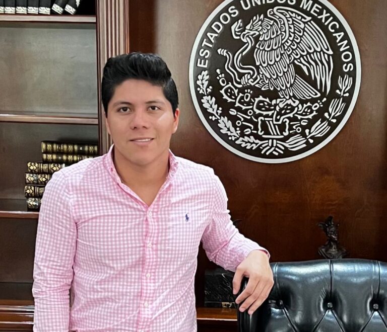 Gobierno de la República debe garantizar viviendas a las familias: Víctor Torres López