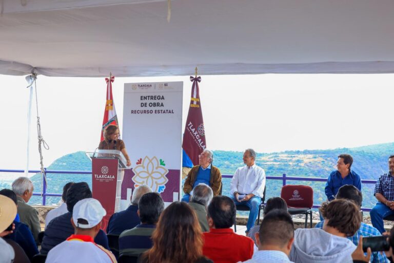 Entrega Cuéllar Cisneros Obra Pública en Totolac y Apizaco