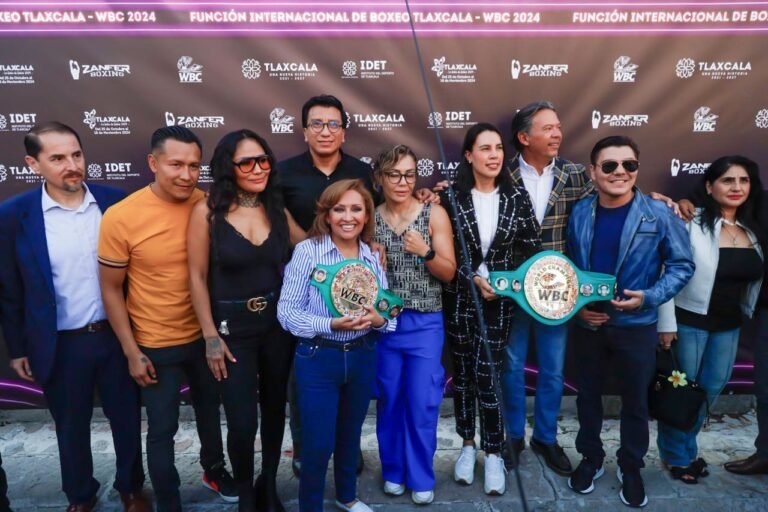 La Fiebre del Box llegó a Val’quirico y se engalanó con la presencia de “El Travieso” Arce, “La Barbie” Juárez” y Jackie Nava