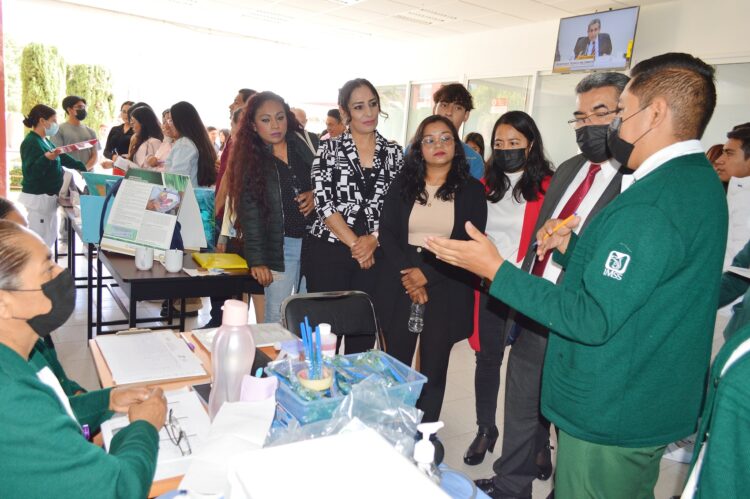 20 B Efectuó UATx jornada de salud sexual y reproductiva