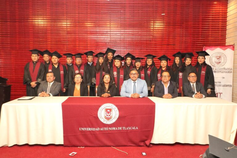Culminan sus estudios egresados de Administración y Psicología del Campus UATx de San Pablo del Monte   