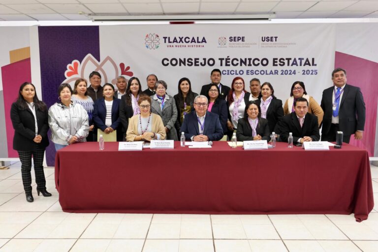 Autoridades Educativas realizan reunión de consejo técnico estatal y entregan nombramientos del SAAET
