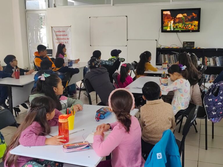 Con «Ambulantito. La caja de los cuentos» el CTBC y Fundación UATx promueven entre público infantil respeto por los animales