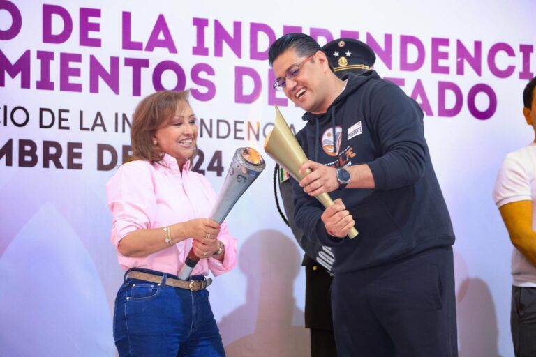 Entrega Gobernadora Fuego Simbólico de la Independencia Nacional a 60 Municipios