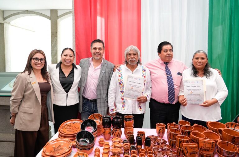 Reconoce RBL a productores, artesanos y promotores del cacao