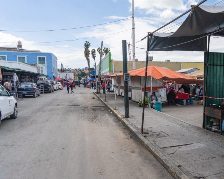 Logra Ayuntamiento de Tlaxcala acuerdos para la liberación de espacios públicos del comercio informal
