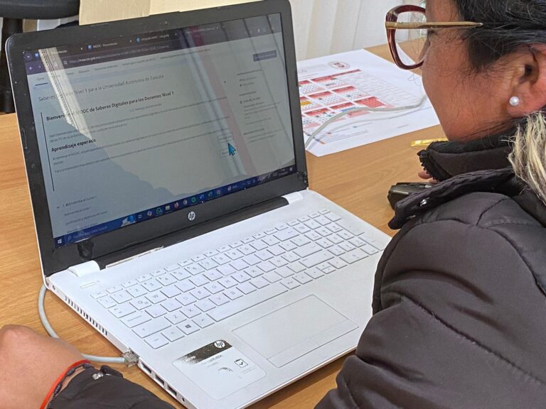 Actualiza la UATx a sus académicos con el curso «Saberes digitales 1»