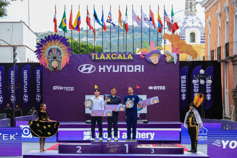 Ganan Corea del Sur Oro y Plata en Arco Recurvo Varonil