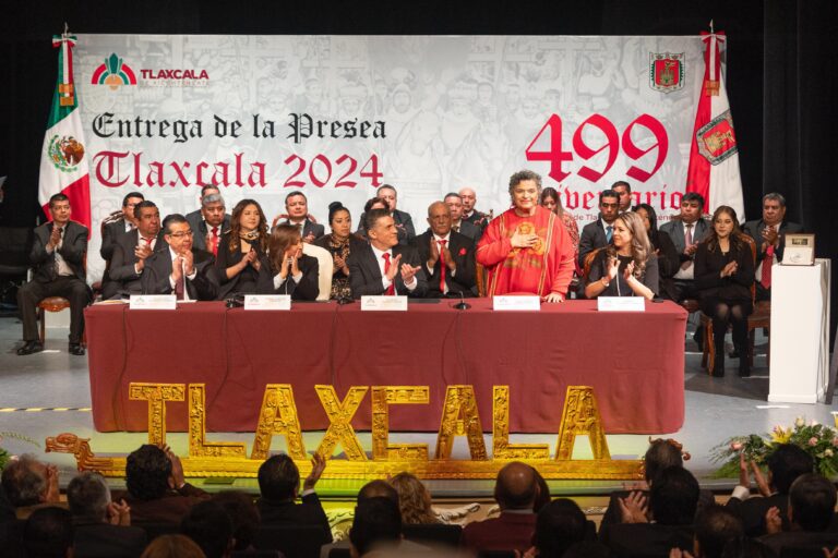 Entrega Ayuntamiento de Tlaxcala la Presea Tlaxcala 2024 a la exgobernadora Beatriz Paredes Rangel