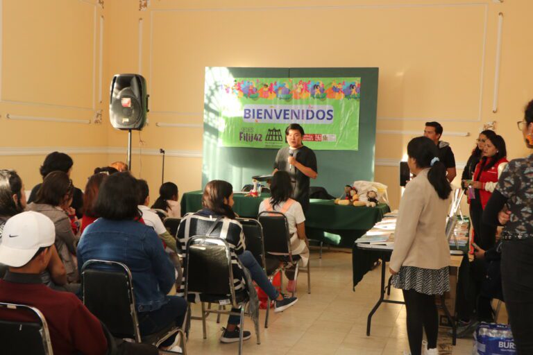 Pequeñas y Pequeños Universitarios de la UATx llevó el taller «Entre mazorcas y sonrisas» a la FILIJ 42