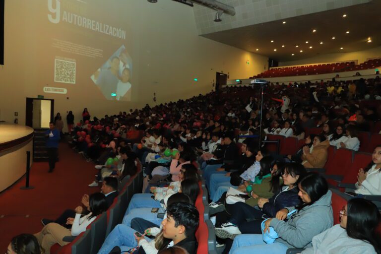 Los foros de Autorrealización de la UATx son espacios para la reflexión, el diálogo y la difusión de valores
