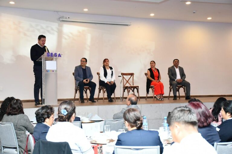 Capacita SESA a enfermeras sobre aplicación de vacunas contra covid-19 en niños