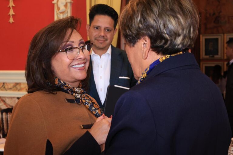 Atiende Gobernadora Peticiones Ciudadanas y da Muestra de su Política de Gobierno Abierto